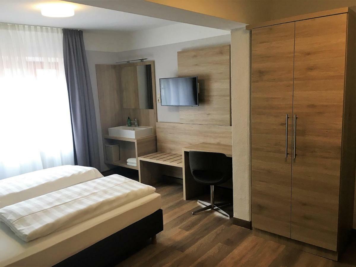 Eberl Hotel Pension Muenchen Feldmoching Εξωτερικό φωτογραφία