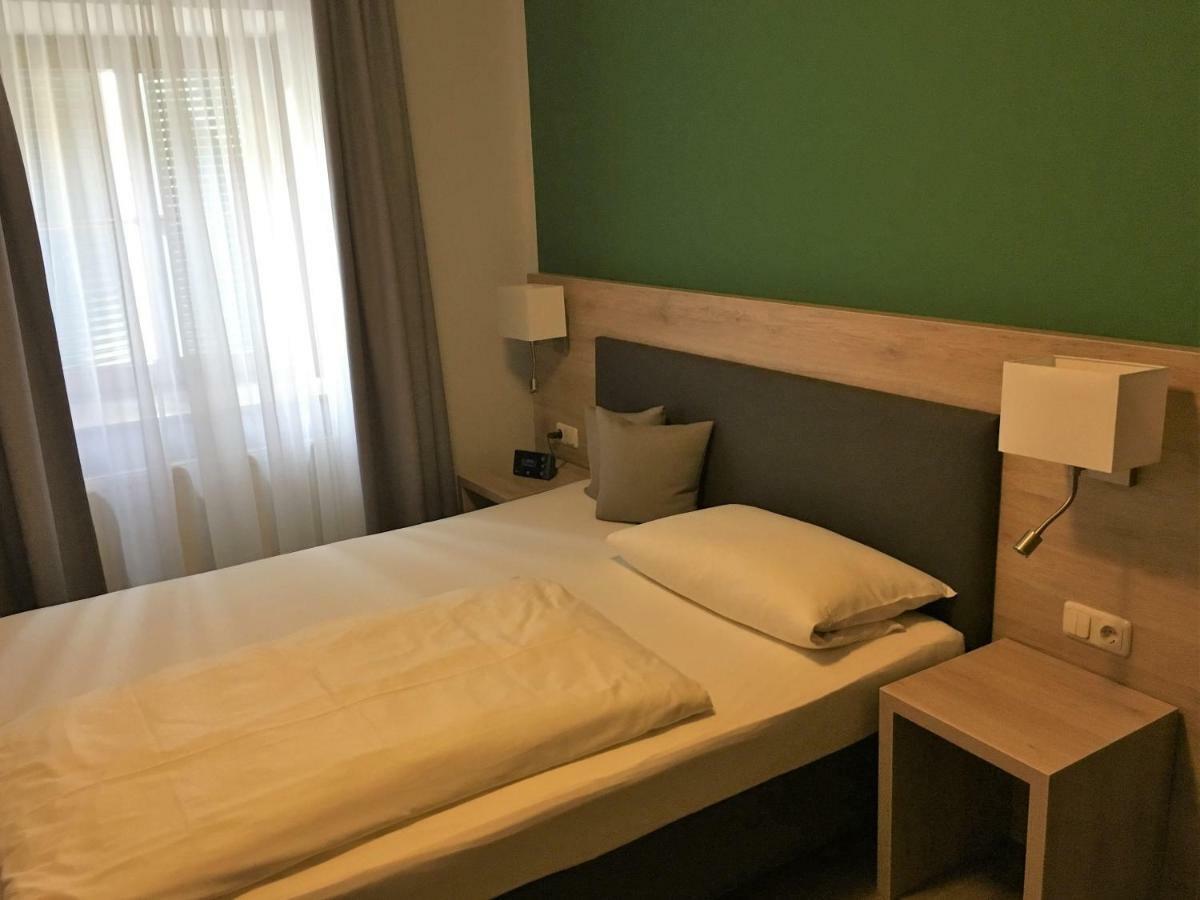 Eberl Hotel Pension Muenchen Feldmoching Εξωτερικό φωτογραφία